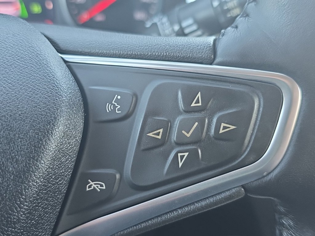 Used 2022 Chevrolet Equinox LT AWD/4WD image 36