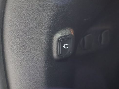 Used 2020 Jeep Cherokee Limited w/ Technology Group AWD/4WD image 21