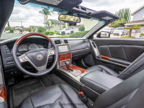 Used 2006 Cadillac XLR image 65
