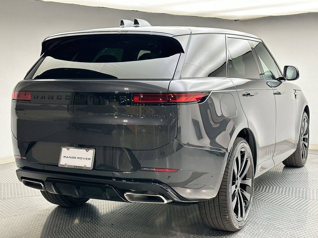 New 2027 Land Rover Range Rover Sport Dynamic SE AWD/4WD image 3