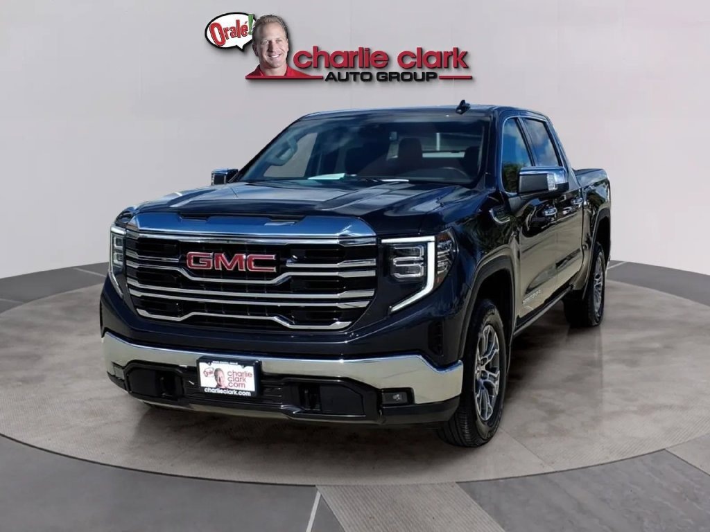 Used 2025 GMC Sierra 1500 SLT RWD image 1