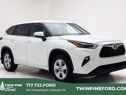 Used 2023 Toyota Highlander LE