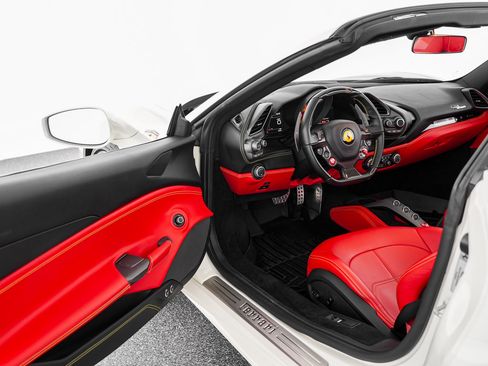 Used 2018 Ferrari 488 Spider RWD image 12