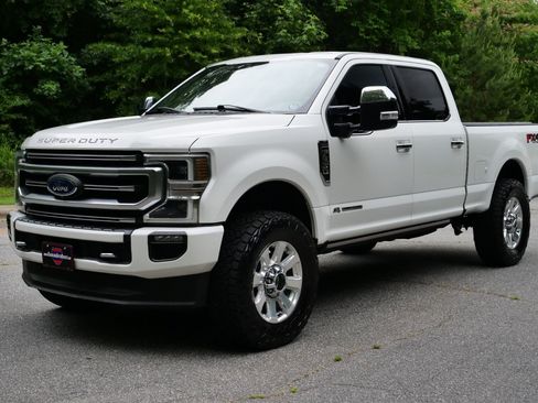Used 2020 Ford F250 Platinum w/ FX4 Off-Road Package AWD/4WD image 6