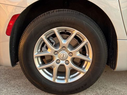 Used 2026 Chrysler Pacifica Select image 25