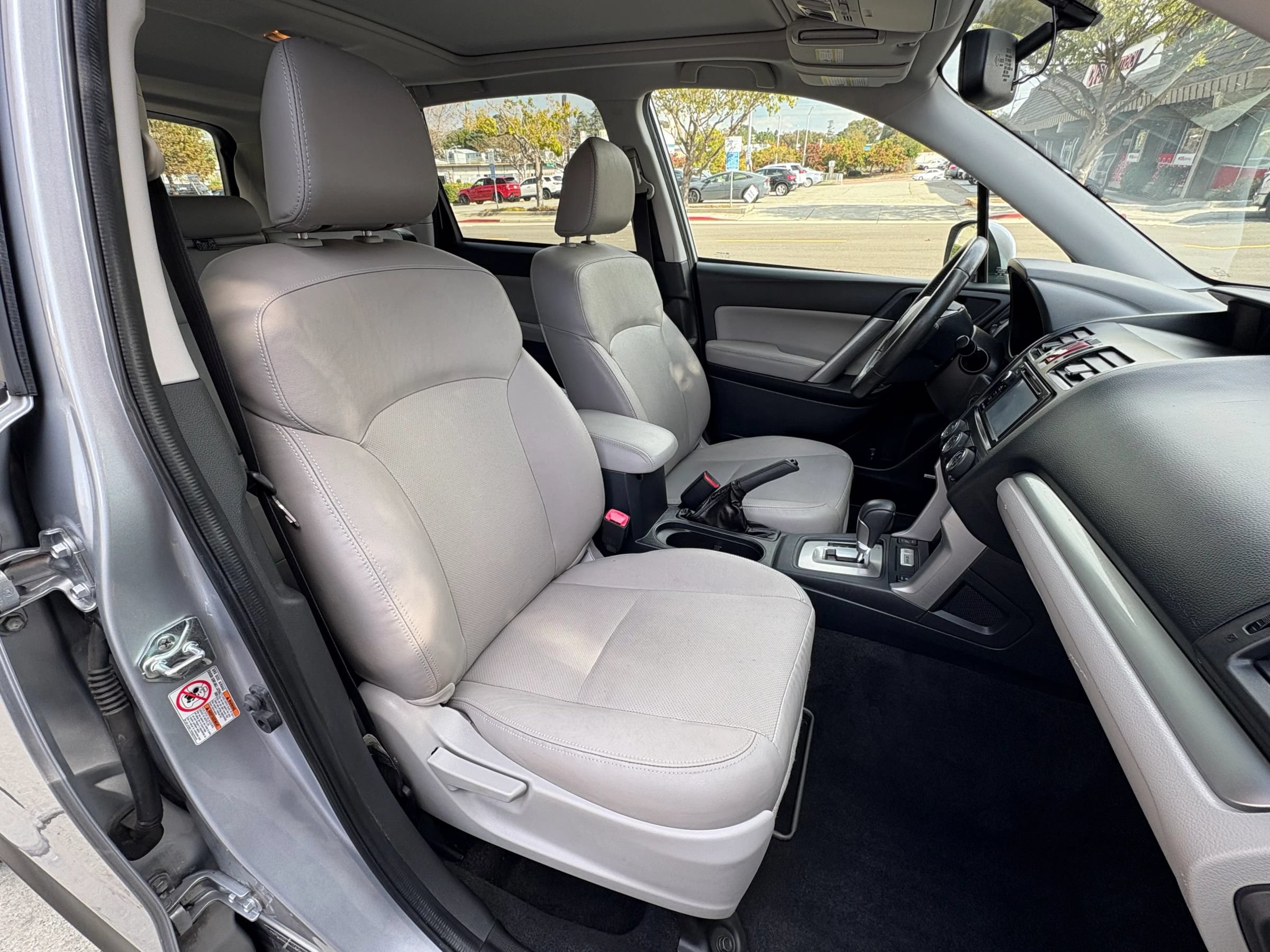 Used 2015 Subaru Forester 2.5i Limited w/ Popular Package #2 AWD/4WD image 12