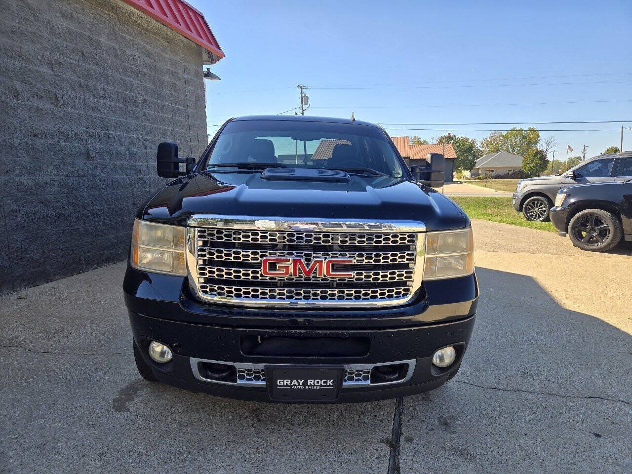 Used 2012 GMC Sierra 2500 Denali w/ Suspension Package, Off-Road AWD/4WD image 4