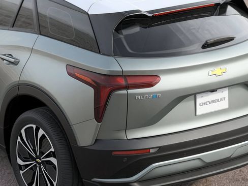 New 2026 Chevrolet Blazer EV LT w/ Midnight/Sport Edition FWD image 21