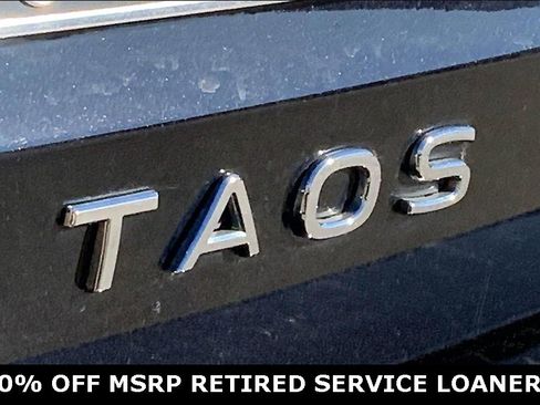 Certified 2025 Volkswagen Taos SE image 8