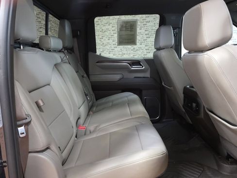 Used 2022 Chevrolet Silverado 1500 LT Trail Boss w/ Convenience Package II image 16