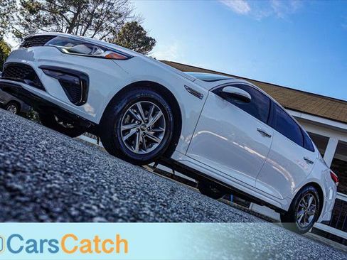 Used 2019 Kia Optima LX image 4
