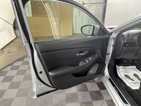 Used 2021 Nissan Sentra SV FWD image 16