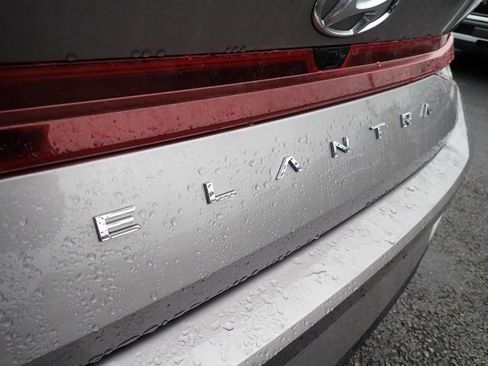 Used 2023 Hyundai Elantra SEL image 6