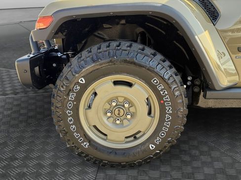 New 2026 Jeep Gladiator Willys AWD/4WD image 23