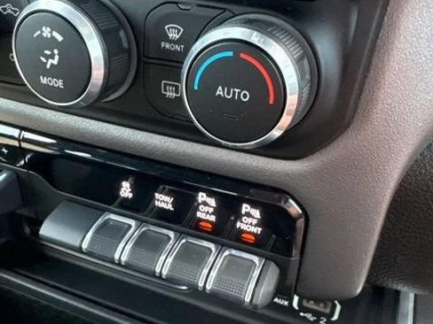 Used 2022 RAM 1500 Big Horn AWD/4WD image 31