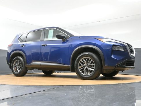 Used 2023 Nissan Rogue S FWD image 47