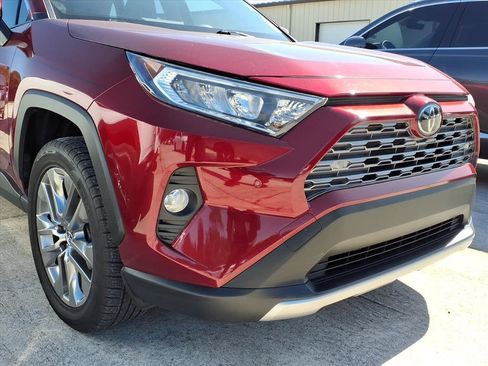 Used 2019 Toyota RAV4 Limited image 7