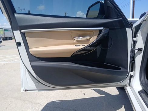 Used 2018 BMW 330i xDrive Sedan AWD/4WD image 18