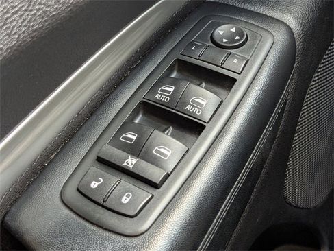 Used 2013 Dodge Durango SXT image 32