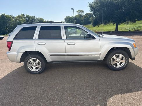 Used 2006 Jeep Grand Cherokee Limited RWD image 15