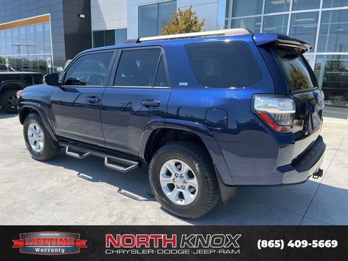 Used 2022 Toyota 4Runner SR5 Premium w/ Moonroof Package AWD/4WD image 18