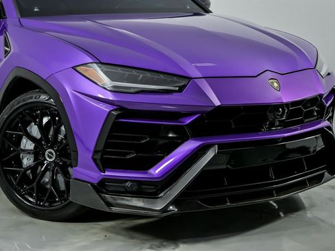 Used 2022 Lamborghini Urus image 3
