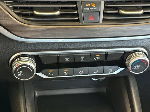 Used 2025 Nissan Altima 2.5 SV FWD image 21