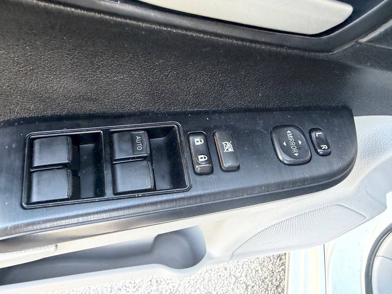 Used 2014 Toyota Camry LE FWD image 19