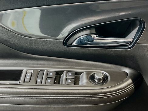 Used 2022 Buick Encore Preferred w/ Safety Package FWD image 12