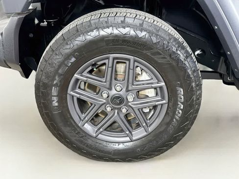 Used 2024 Jeep Wrangler Unlimited Sport AWD/4WD image 8