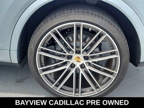 Used 2022 Porsche Cayenne S AWD/4WD image 14
