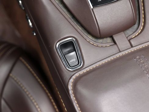 Used 2019 Aston Martin DB11 Volante RWD image 42