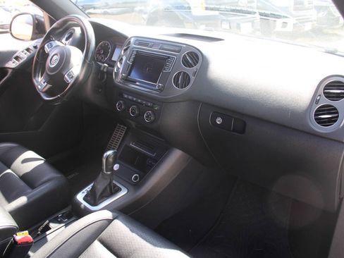 Used 2016 Volkswagen Tiguan R-Line FWD image 13
