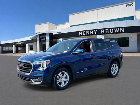 Used 2022 GMC Terrain SLE FWD image 1