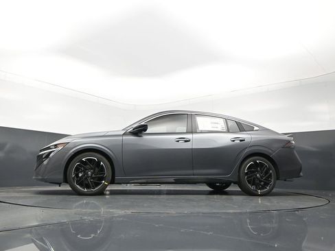 New 2026 Nissan Sentra SR w/ SR Premium Package FWD image 25