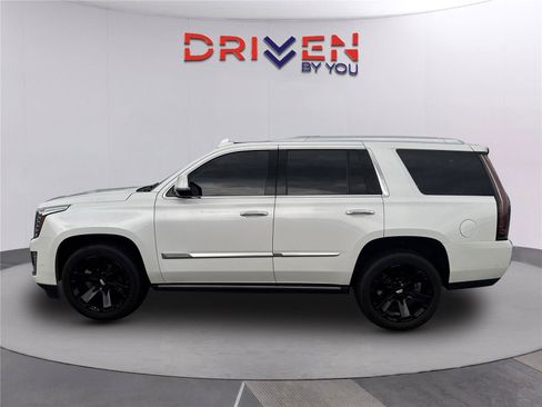Used 2020 Cadillac Escalade Premium Luxury AWD/4WD image 7