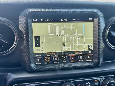 Used 2023 Jeep Wrangler Unlimited Sahara AWD/4WD image 14