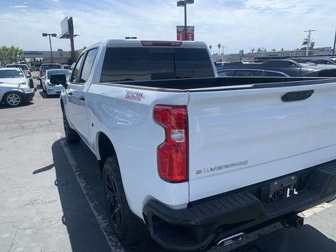 Used 2024 Chevrolet Silverado 1500 LT Trail Boss w/ Convenience Package II image 7