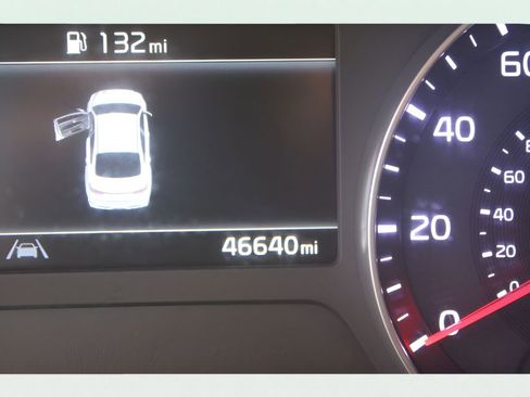 Used 2023 Kia Forte LXS image 9