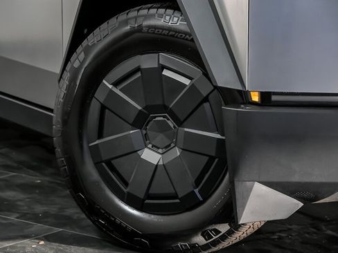Used 2024 Tesla Cybertruck AWD Crew Cab image 3