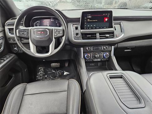 Used 2023 GMC Yukon XL SLT image 12