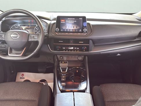 Used 2025 Nissan Rogue SV FWD image 22