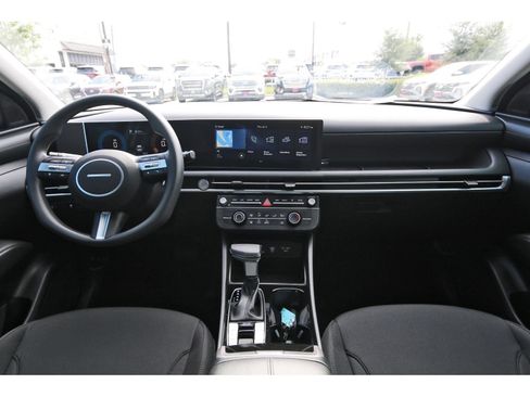 Used 2026 Hyundai Tucson SE FWD image 11