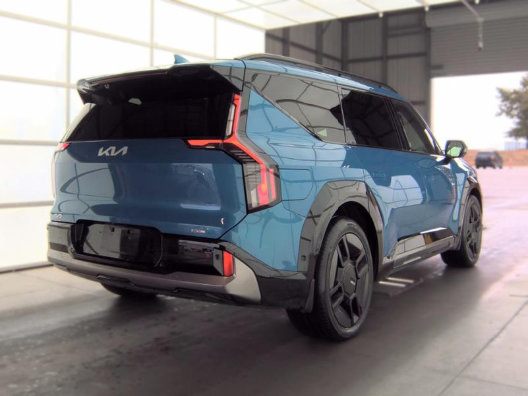 Used 2024 Kia EV9 GT-Line AWD/4WD image 2