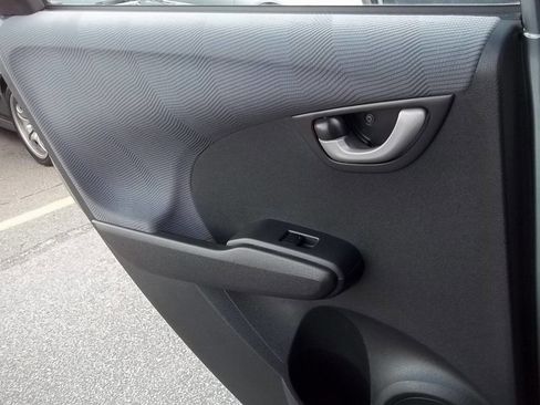 Used 2010 Honda Fit image 12