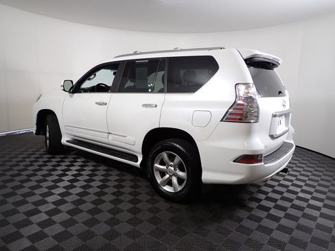 Used 2018 Lexus GX 460 w/ Preferred Accessory Package AWD/4WD image 15