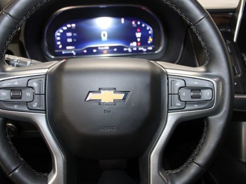 Used 2024 Chevrolet Suburban Premier AWD/4WD image 43