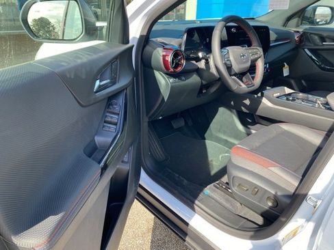 New 2026 Chevrolet Equinox RS w/ Convenience Package III image 9