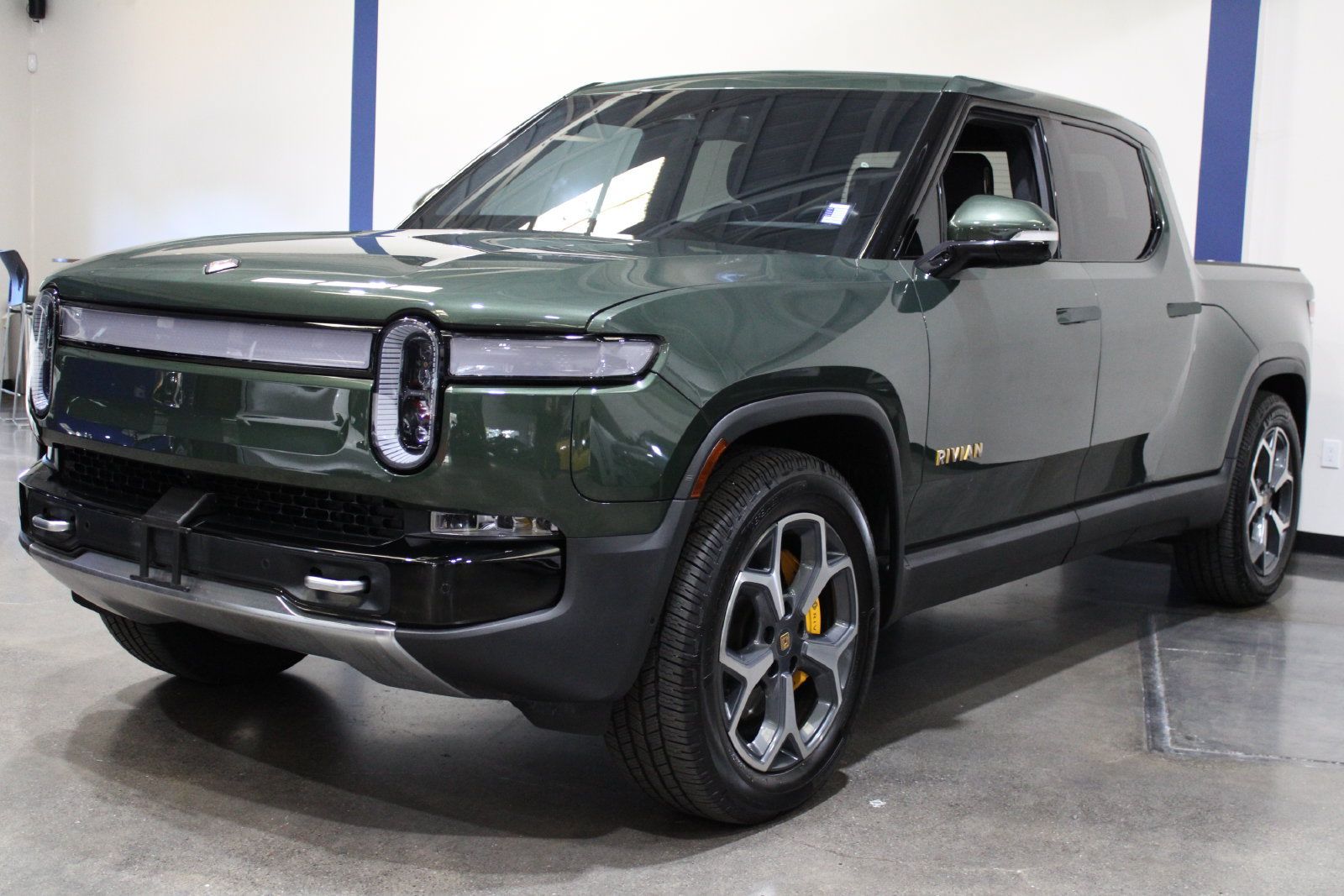 Used 2023 Rivian R1T Adventure Quad AWD/4WD image 5