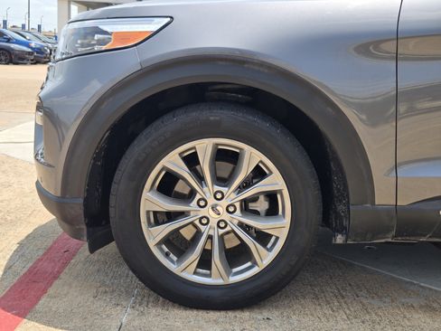 Used 2022 Ford Explorer Limited w/ Equipment Group 301A RWD image 5